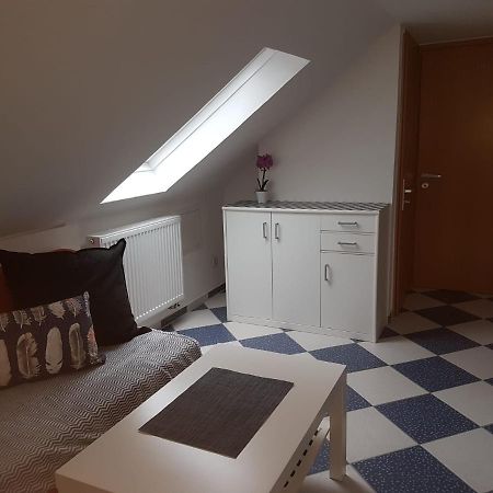 Ruhige Gemuetliche Ferienwohnung In Karlsruhe Daxlanden Fuer Monteure, Pendler, Geschaefsreisen, Wochenendreisen Esterno foto