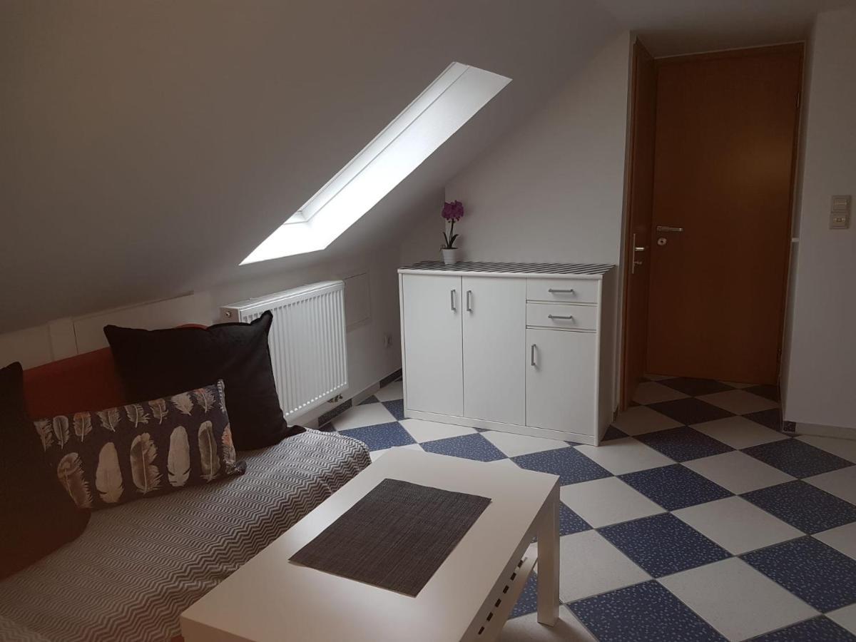 Ruhige Gemuetliche Ferienwohnung In Karlsruhe Daxlanden Fuer Monteure, Pendler, Geschaefsreisen, Wochenendreisen Esterno foto