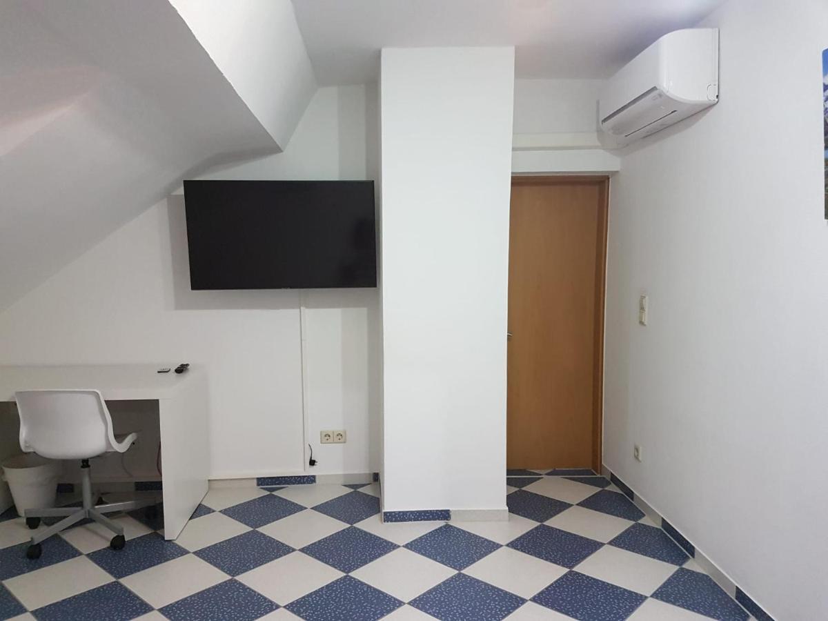 Ruhige Gemuetliche Ferienwohnung In Karlsruhe Daxlanden Fuer Monteure, Pendler, Geschaefsreisen, Wochenendreisen Esterno foto