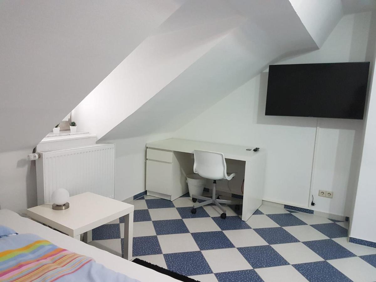 Ruhige Gemuetliche Ferienwohnung In Karlsruhe Daxlanden Fuer Monteure, Pendler, Geschaefsreisen, Wochenendreisen Esterno foto